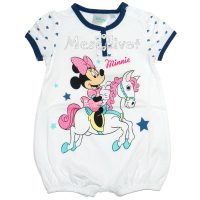 Lány napozó, nyári ruha